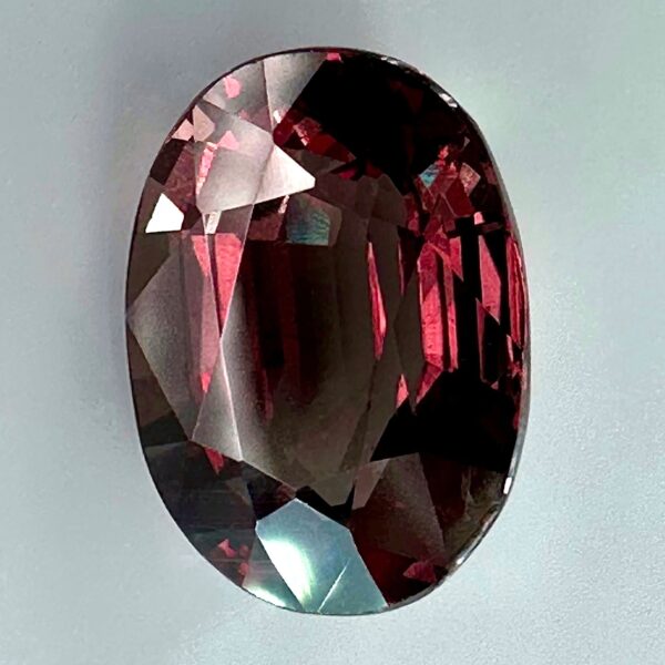 Grenat change couleur 2,79 ct - 9,3 x 7 mm - Pierre naturelle - Rare