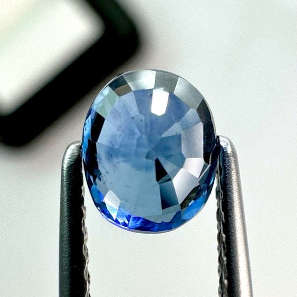 Paire de saphirs bleus naturels, choix idéal pour investissement en joaillerie