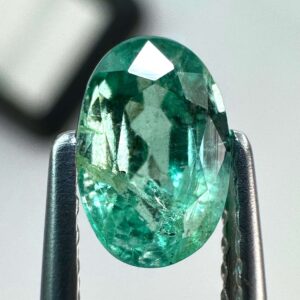 Émeraude Naturelle 0,82 Ct - 7,2 x 4,8 mm