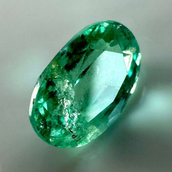 Émeraude Naturelle 0,82 Ct - 7,2 x 4,8 mm