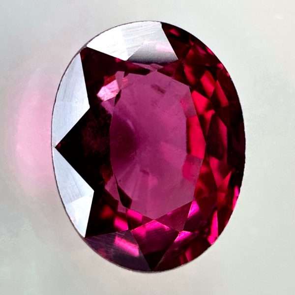 Grenat Rhodolite Naturel 1,40 ct - 7,5 x 5,8 mm