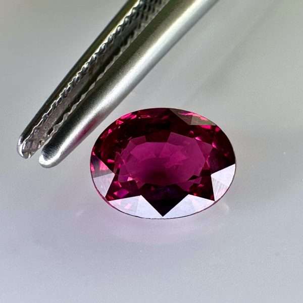 Grenat Rhodolite Naturel 1,40 ct - 7,5 x 5,8 mm