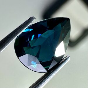 Deep Blue Sapphire 2.01 ct - Premium Quality