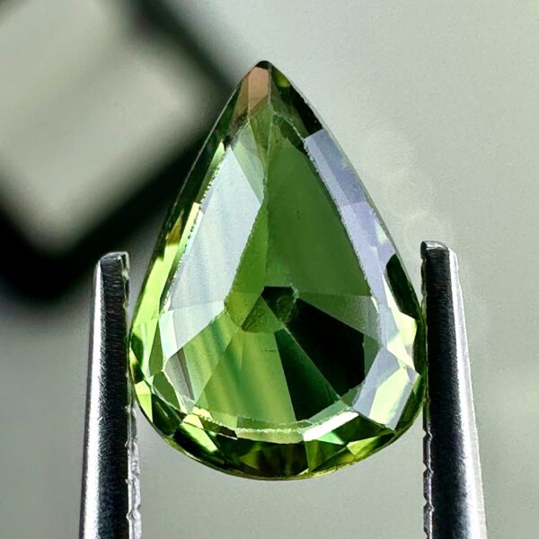 Natural Green Sapphire 1.12 ct - RARE